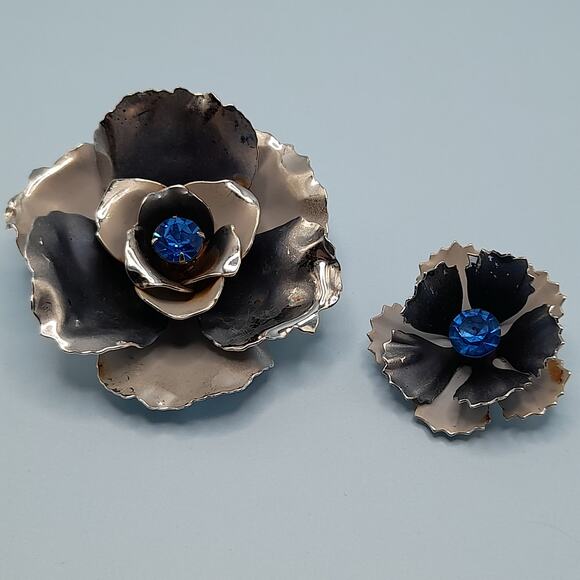 Vintage Coro Flower Brooch, Silver Tone Metal, Blue Rhinestone, Single Earring - Picture 6 of 10